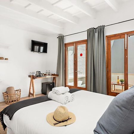 Hotel Boutique Ses 5 Claus ثيوداديلا المظهر الخارجي الصورة