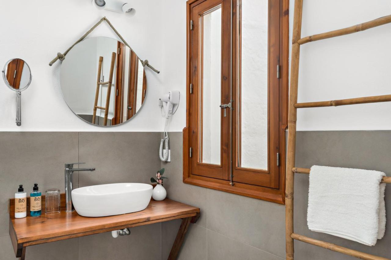 Hotel Boutique Ses 5 Claus ثيوداديلا المظهر الخارجي الصورة