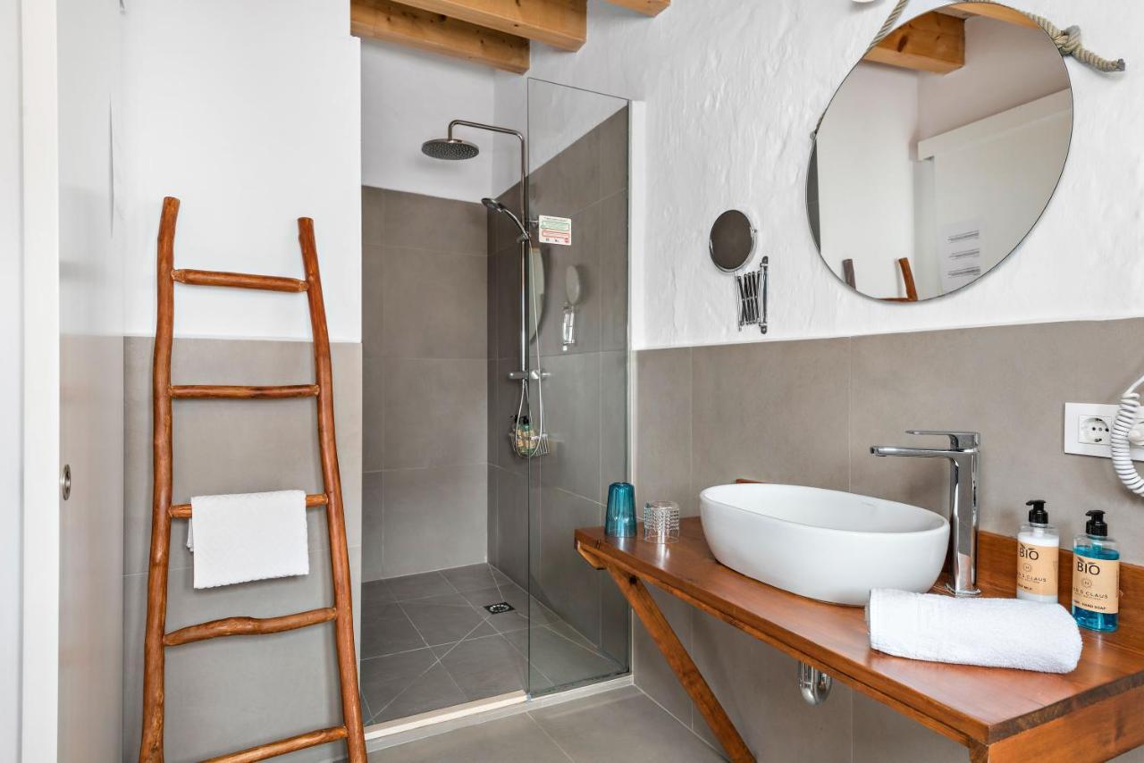 Hotel Boutique Ses 5 Claus ثيوداديلا المظهر الخارجي الصورة